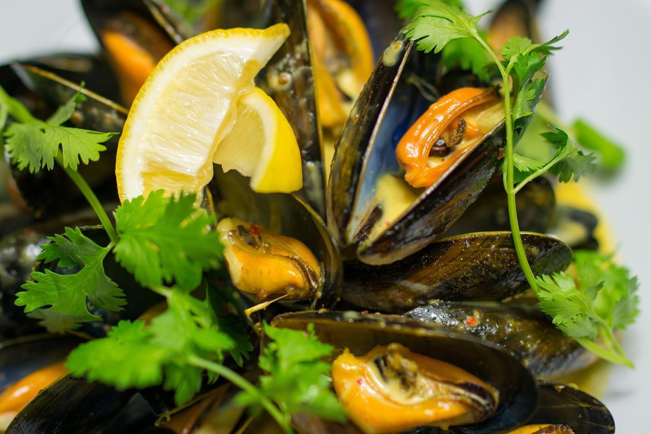 The Fenwick Steak & Seafood Pub Hotell Claughton Exteriör bild
