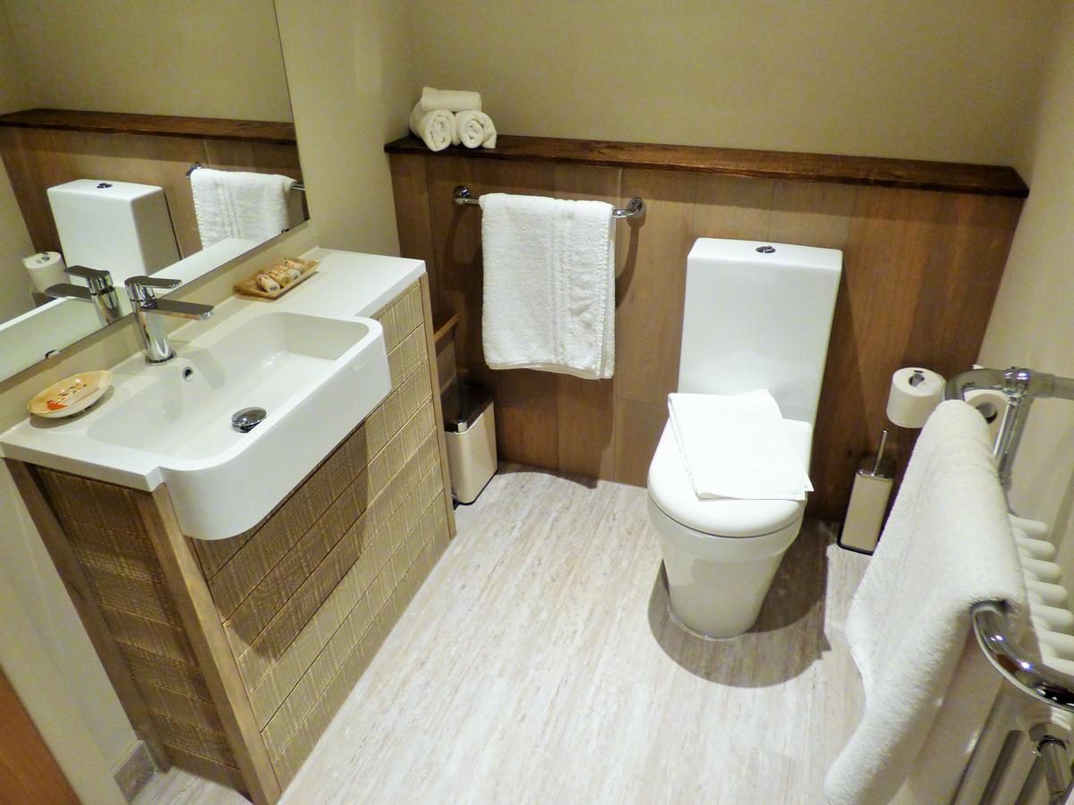 The Fenwick Steak & Seafood Pub Hotell Claughton Exteriör bild